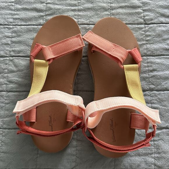 Universal Thread Platform Sandals - Picture 4 of 6